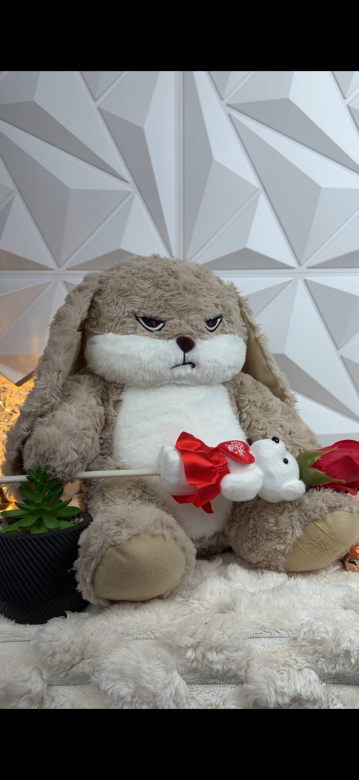 Peluche de Conejo Enojado