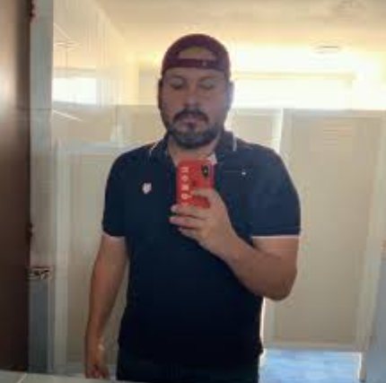 <em>Juan Manuel R.</em>